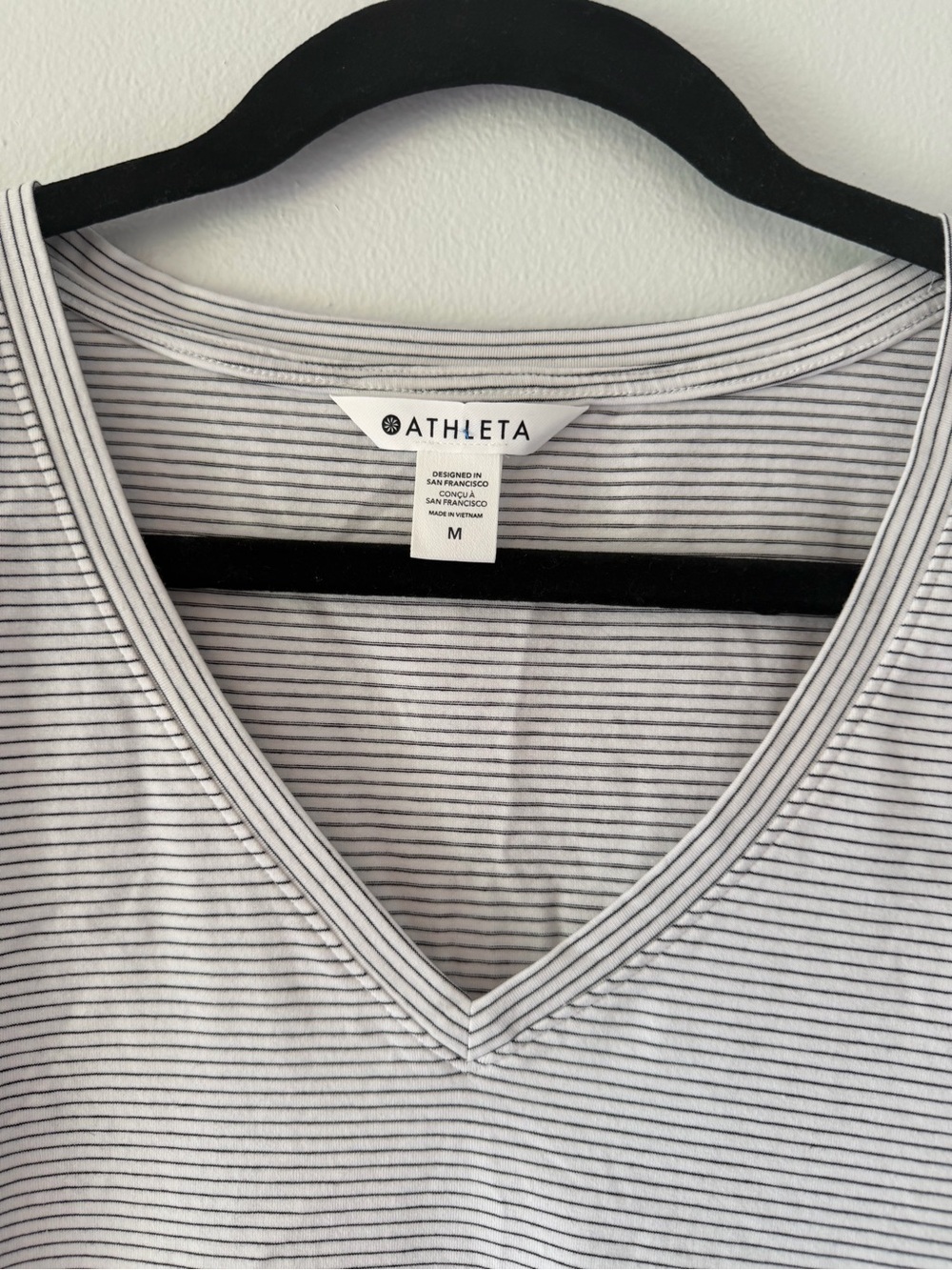 Athleta Essential V-Neck Long Sleeve Top M White Gray Stripe - Picture 2 of 8